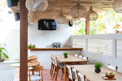 Dining & Social Area